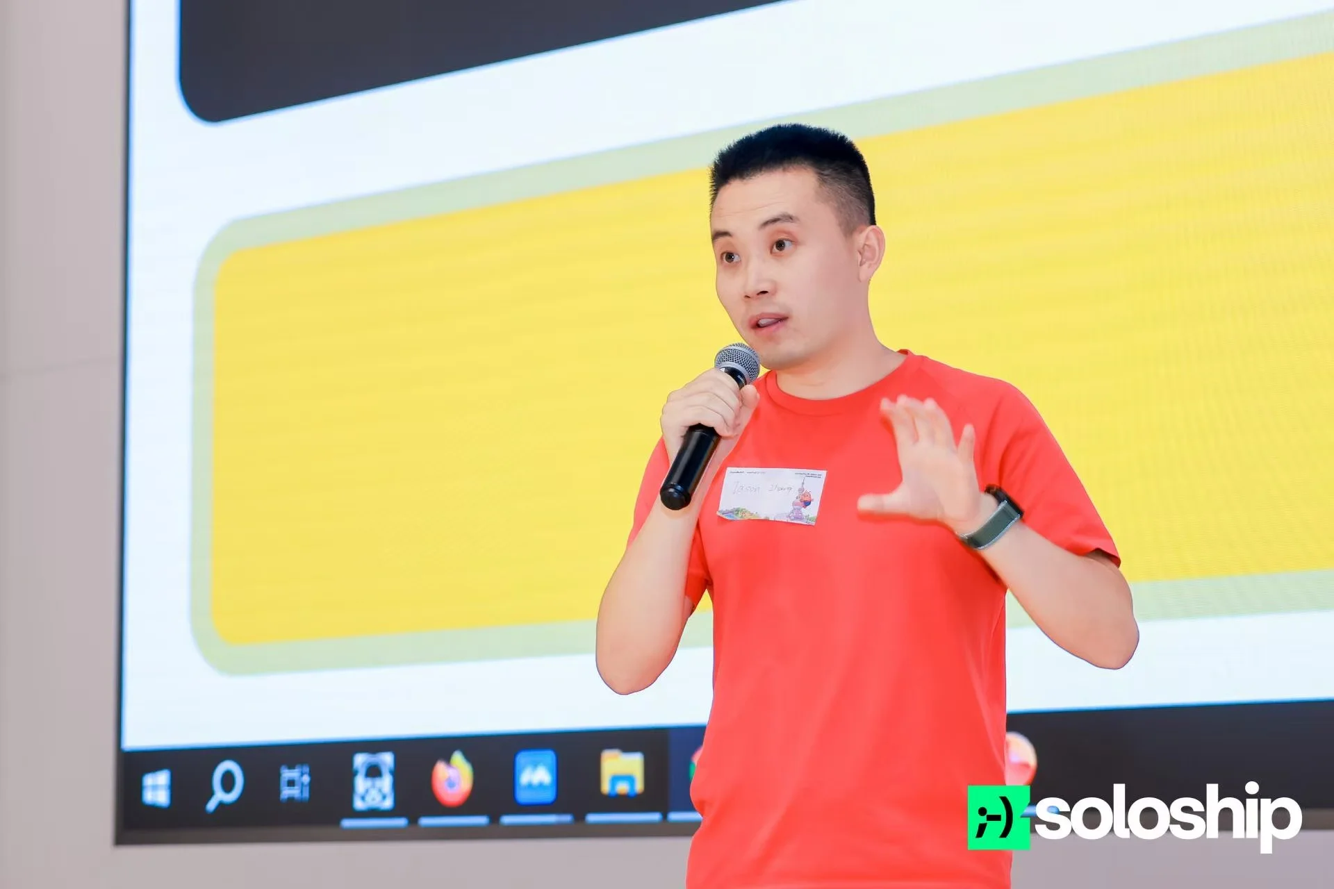 Builder 在台上分享产品思路与用户价值